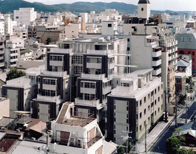 写真2 集合住宅のモデル「アーバネックス三条」